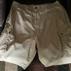 Men’s Levi cargo shorts